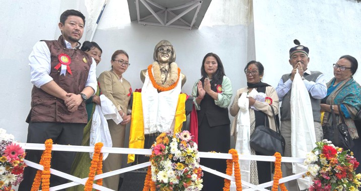 ‘Mato Kavi’ Jiwan Theeng’s statue unveiled in Gangtok