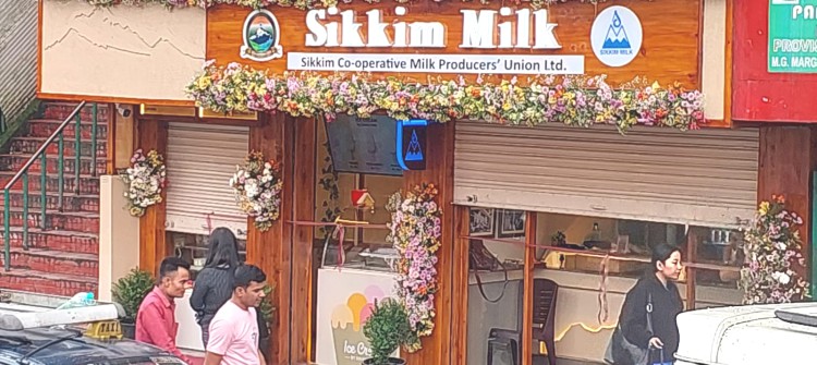 ‘Sikkim Milk’ outlet inaugurated at MG Marg, Gangtok