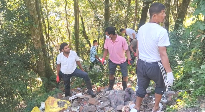 Waste removal begins near Geyzing-Sakyong road after SE report on reckless dumping