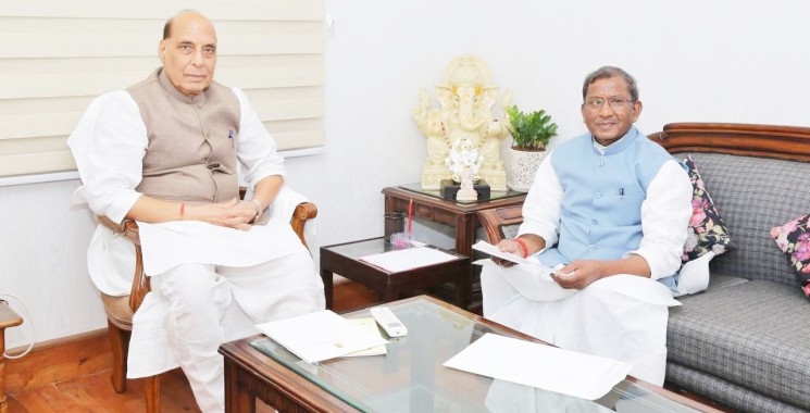 Governor invites Defence minister to inaugurate army memorial at Bardang