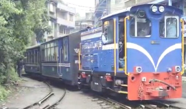 Final trial run of new loco for Darjeeling train conducted successfully