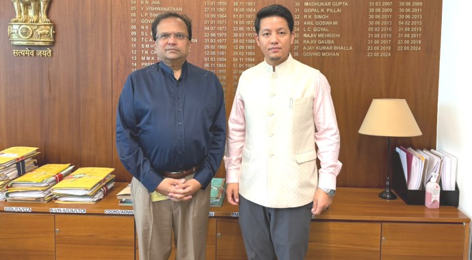 Indra Hang takes up LT seat reservation, strategic border road development and SSB welfare issues with MHA