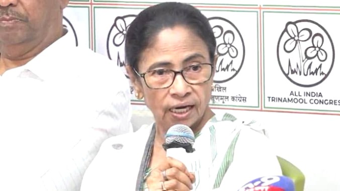 No question of resigning, says Mamata 