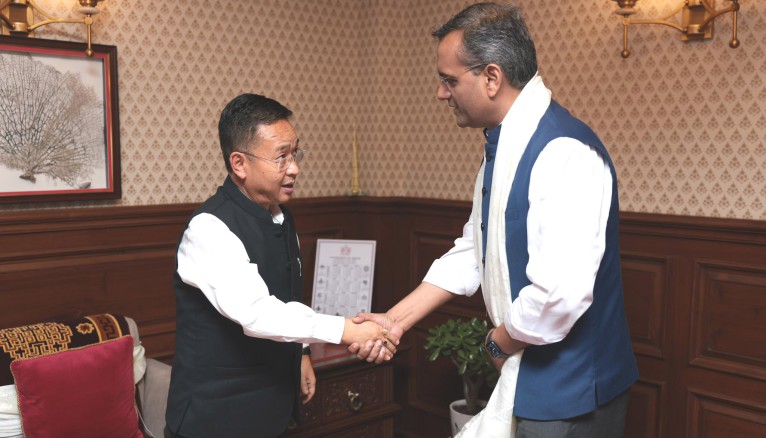 CM discusses with NHIDCL on strengthening Seveoke-Gangtok highway